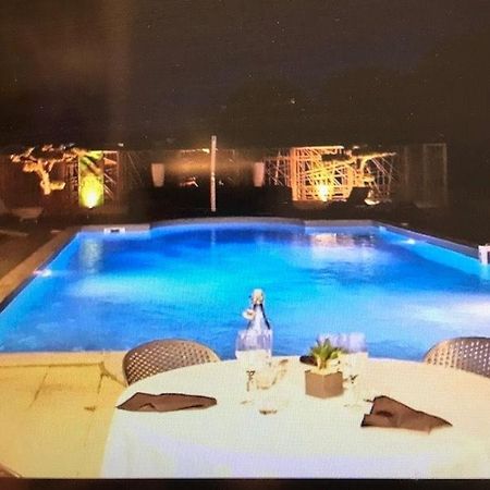 Hotel Sous Les Pins Étoile-sur-Rhône Zewnętrze zdjęcie