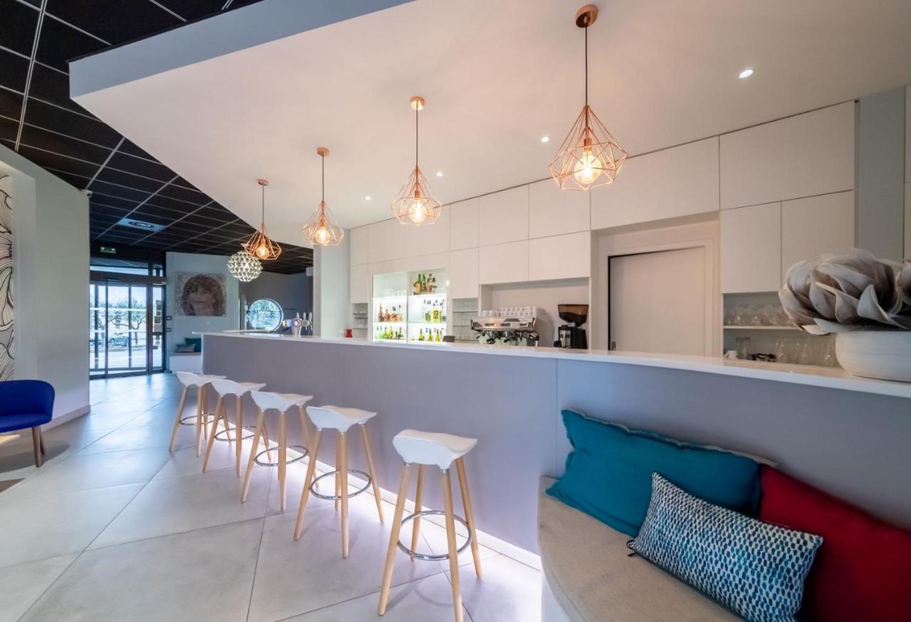 Hotel Sous Les Pins Étoile-sur-Rhône Zewnętrze zdjęcie